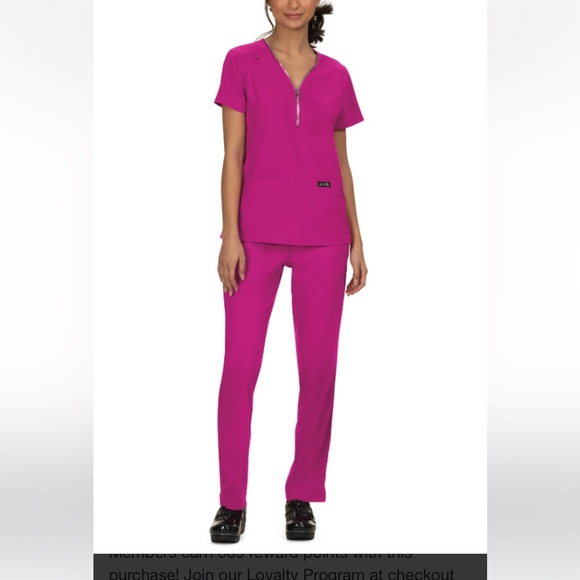 Koi Basics Scrub set - Picture 1 of 4